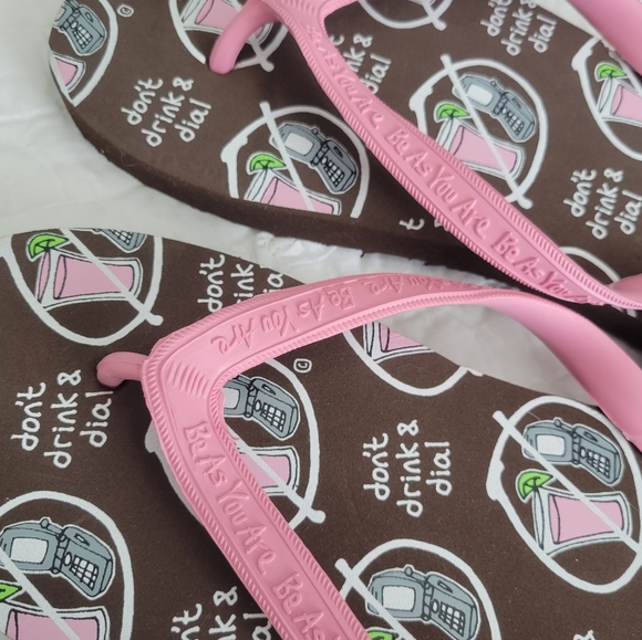 Don't Drink & Dial Flip Flops Sandals M 7-8 NWT Be As You Are - Picture 10 of 10